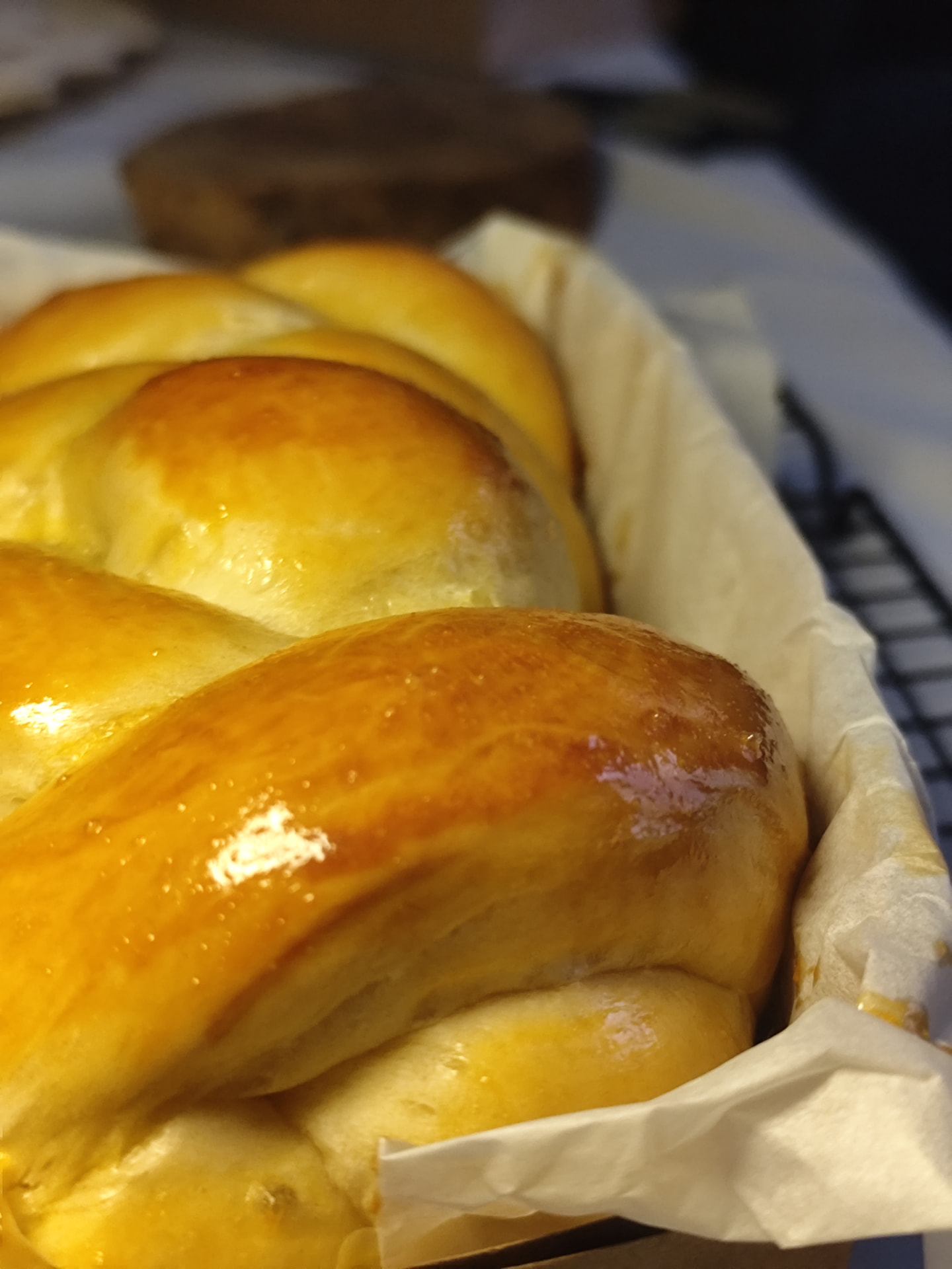 Miolo de Leite trançado dourado e brilhante na forma